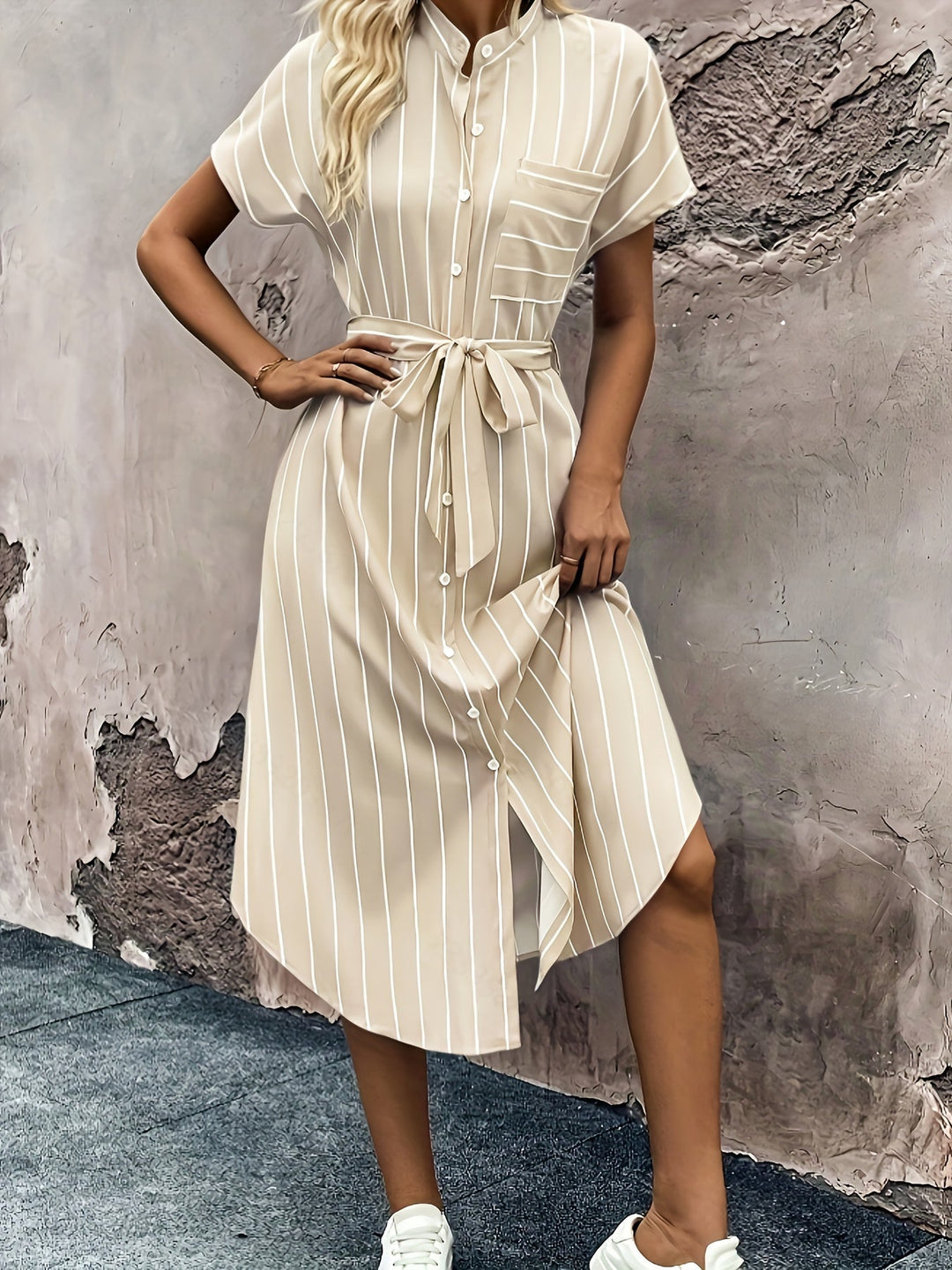 Amalie | Stripete skjortekjole med justerbart belte