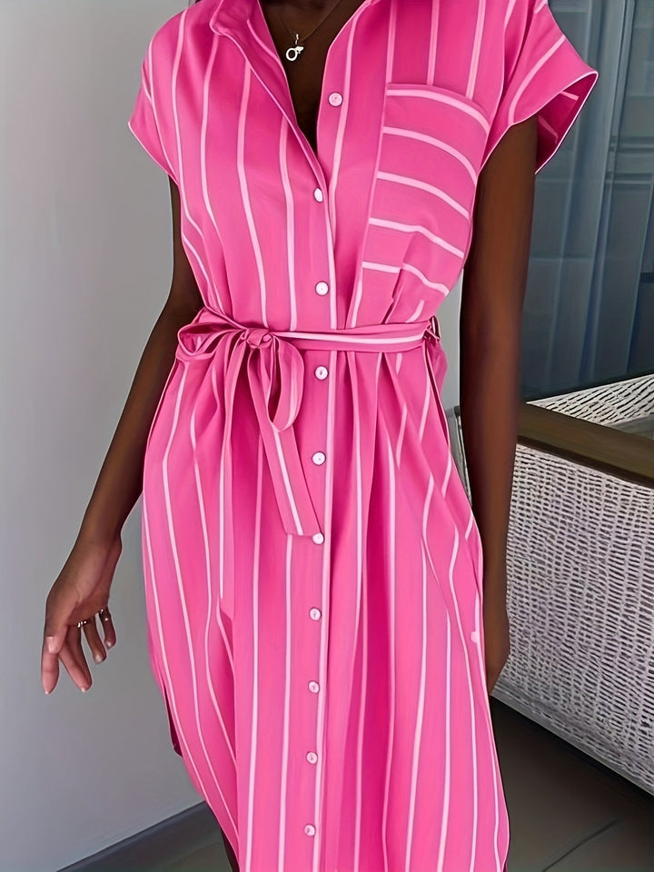 Amalie | Stripete skjortekjole med justerbart belte