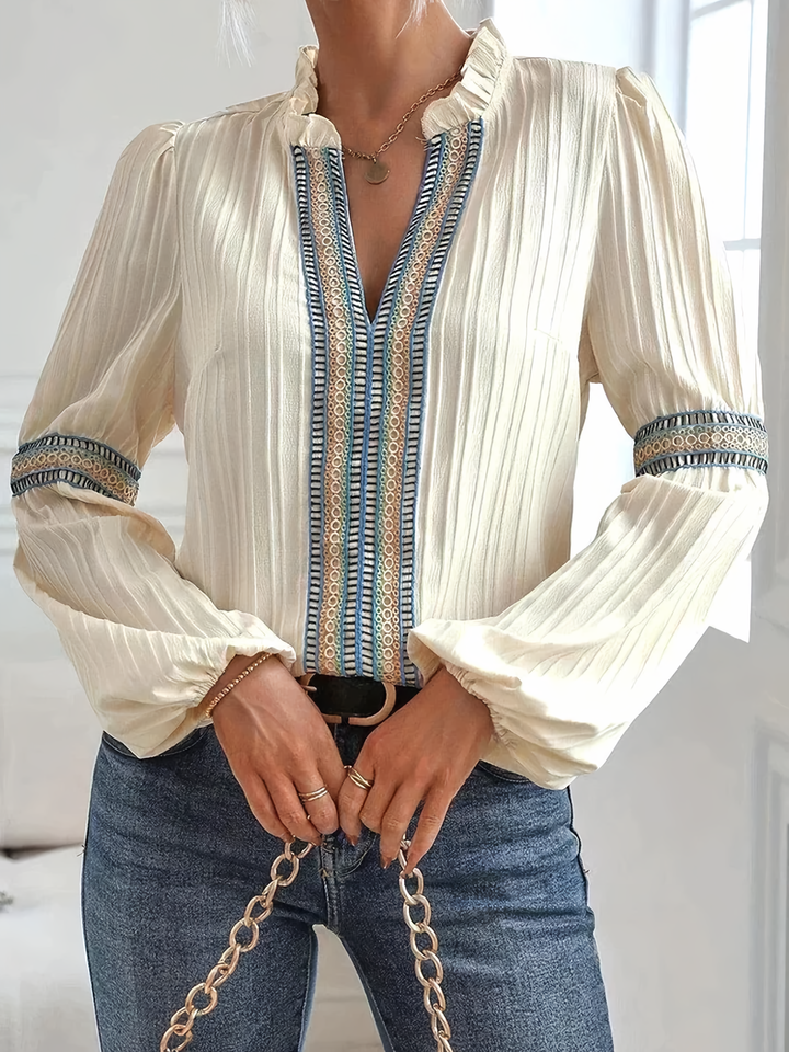 Felicia | Vintage-bluse med volangkrage og broderier