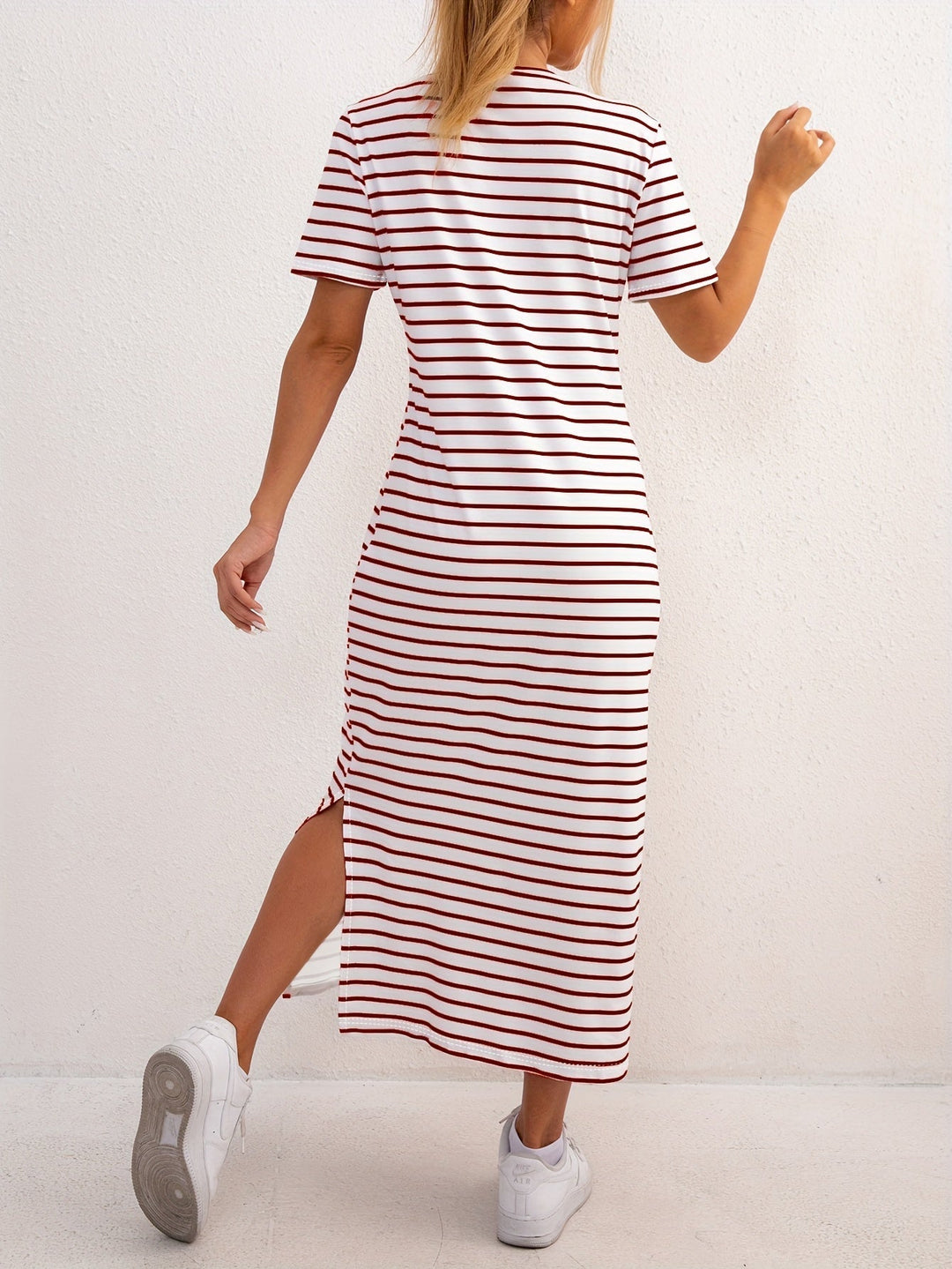 Ida | Stripete midikjole med split for hverdagsbruk