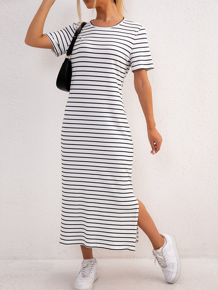 Ida | Stripete midikjole med split for hverdagsbruk
