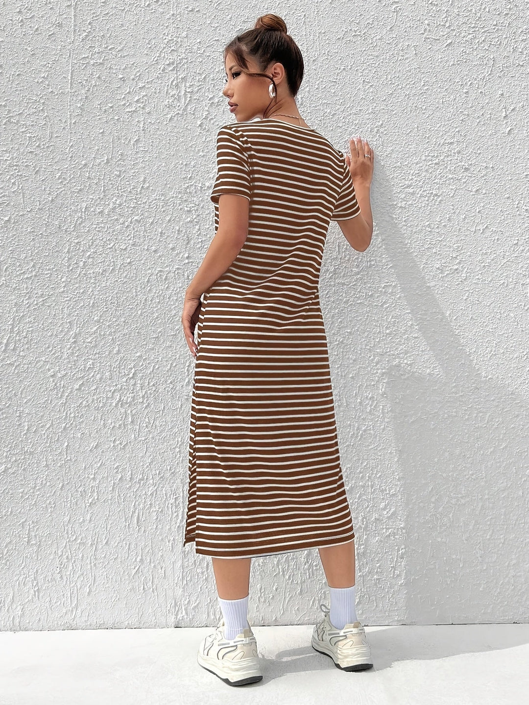 Linnea | Stripete T-skjortekjole med splitt