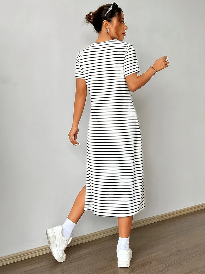 Linnea | Stripete T-skjortekjole med splitt