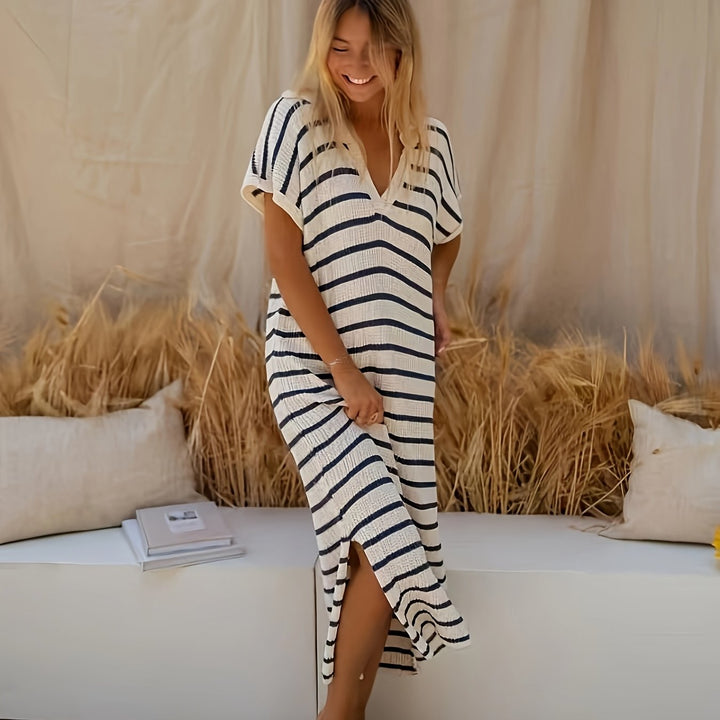 Malin | Stripete maxikjole med v-hals for sommerdager