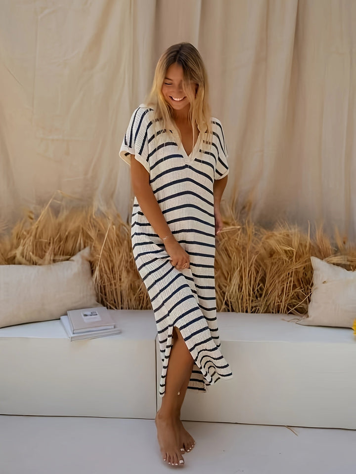 Malin | Stripete maxikjole med v-hals for sommerdager