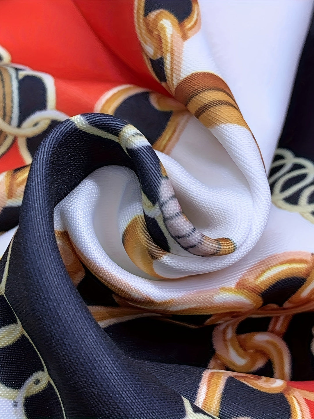 Monica | Dristig blazer- og shortssett med kjedetrykk