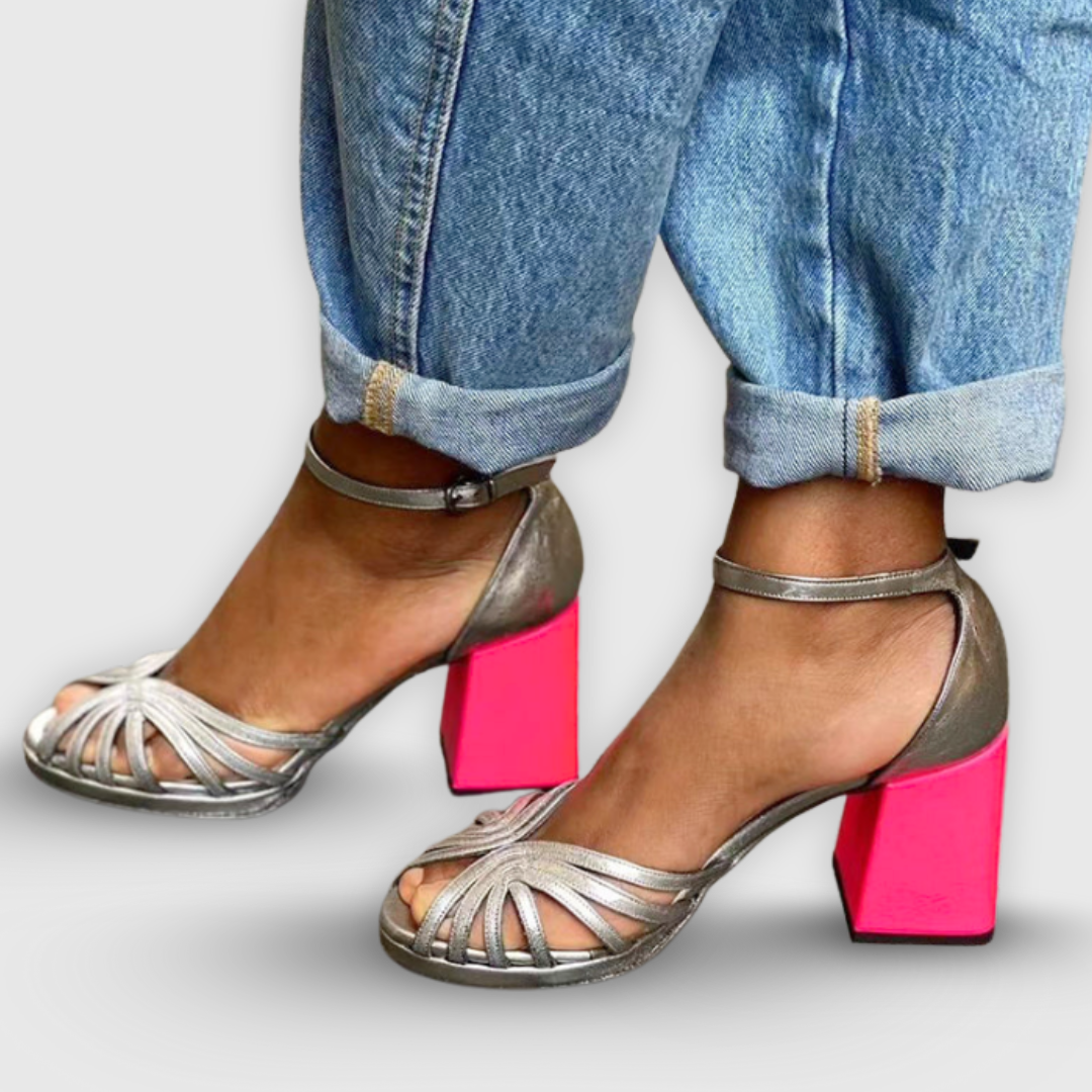 Sofia | Elegant sandal med gullstropper