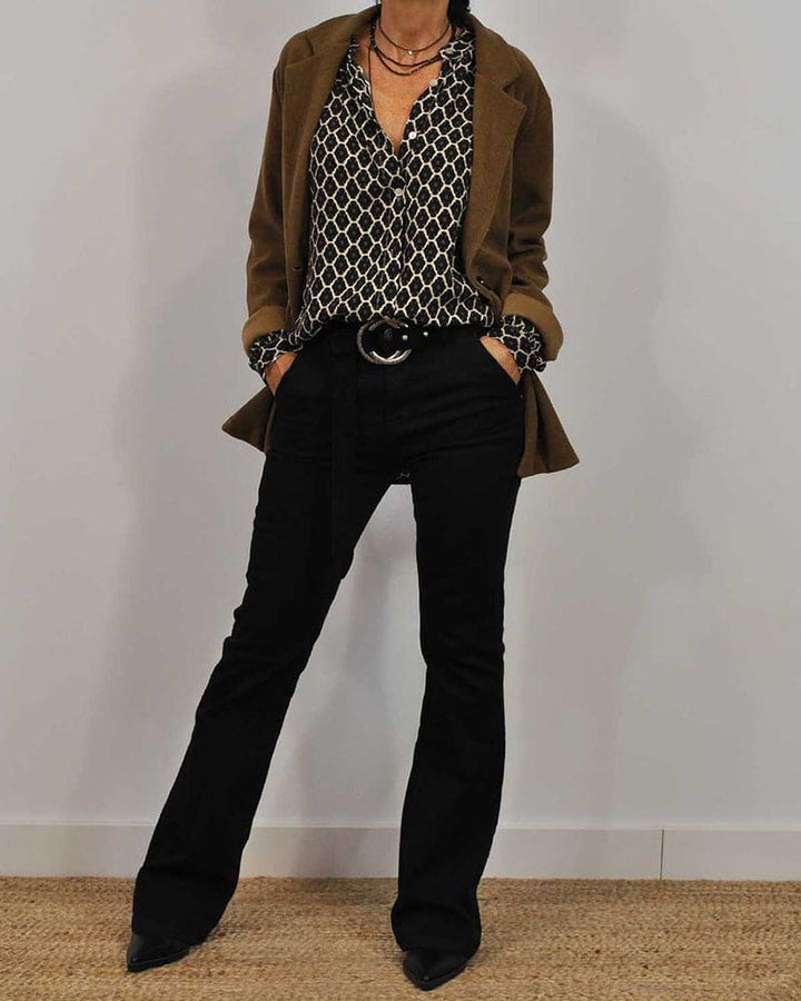 Ursula | Avslappet V-hals skjorte med løs passform